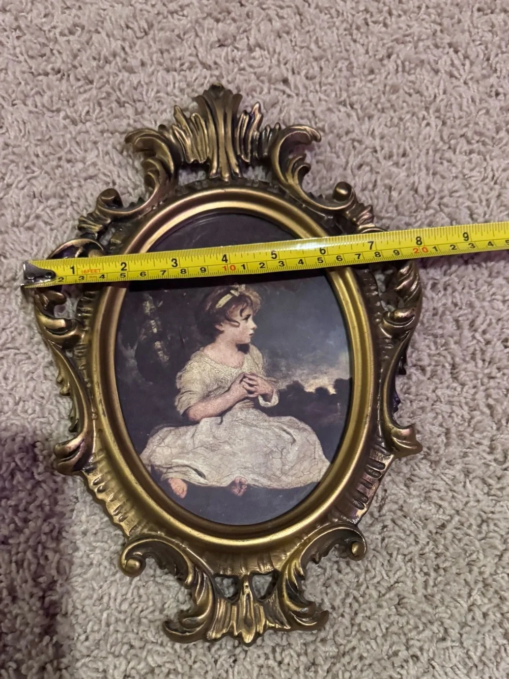Ornate Vic Gold Brass Colored Resin Oval Wall-Mounted Frame 12x8 Vert, 6x4 Photo